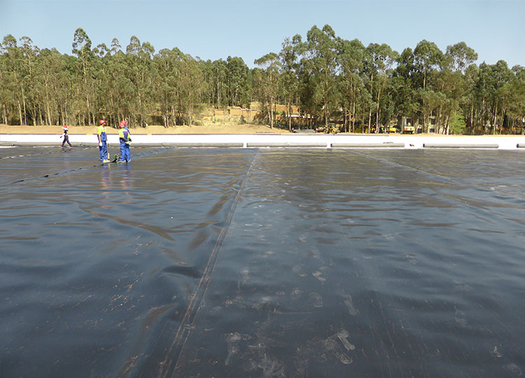 澄江代河水环境综合整治防渗施工