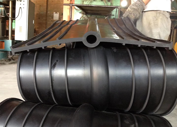 中埋式橡胶止水带